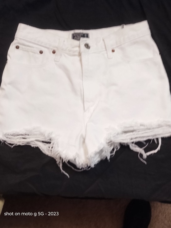 Abercrombie & Fitch Pants - Abercrombie Fitch White Frayed Denim Cutoff Shorts Annie Hi Size 26